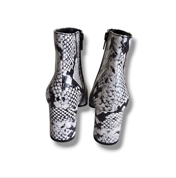 New 🥀 ALDO Ladies Gray Snakeskin Leather Ankle Boots - Picture 7 of 16